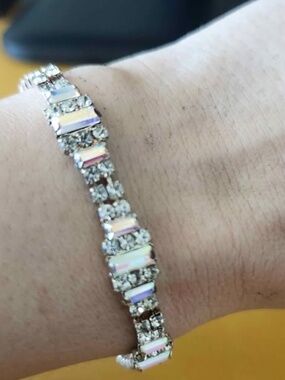 Women's silver tone bracelet
